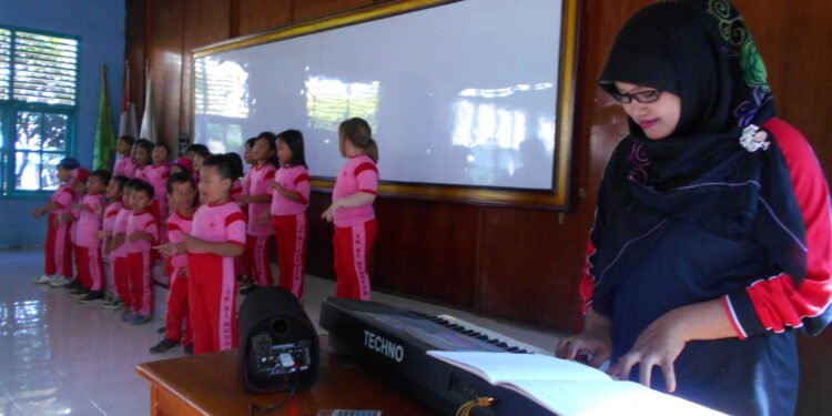 BUSTANUL ATHFAL AL-MUQOFFA