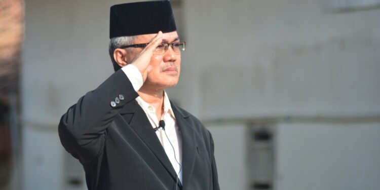 Yayasan Pendidikan Dan Dakwah AKUIS Pusat Kibarkan Merah Putih dalam Upacara Penuh Khidmat