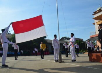 Yayasan Pendidikan Dan Dakwah AKUIS Pusat Kibarkan Merah Putih dalam Upacara Penuh Khidmat