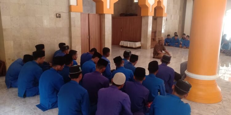 Kultum Rutin Santri Ma’had ‘Aqu-Lu el-Muqoffa Al-Islamiy: Cikal-Bakal Pemimpin Dunia