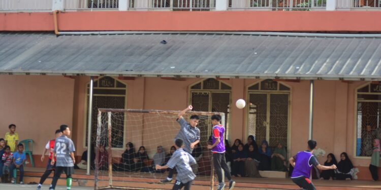 Jalin Ukhuwah: Keseruan Laga Persahabatan Ponpes ‘Aqulu eL Muqoffa vs Ponpes Tahfiz Nurul Quran