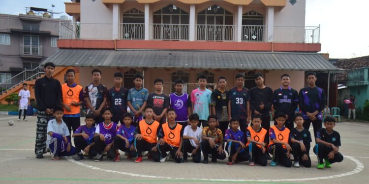 Jalin Ukhuwah: Keseruan Laga Persahabatan Ponpes ‘Aqulu eL Muqoffa vs Ponpes Tahfiz Nurul Quran