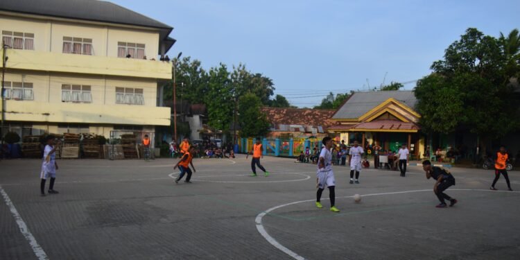 Jalin Ukhuwah: Keseruan Laga Persahabatan Ponpes ‘Aqulu eL Muqoffa vs Ponpes Tahfiz Nurul Quran