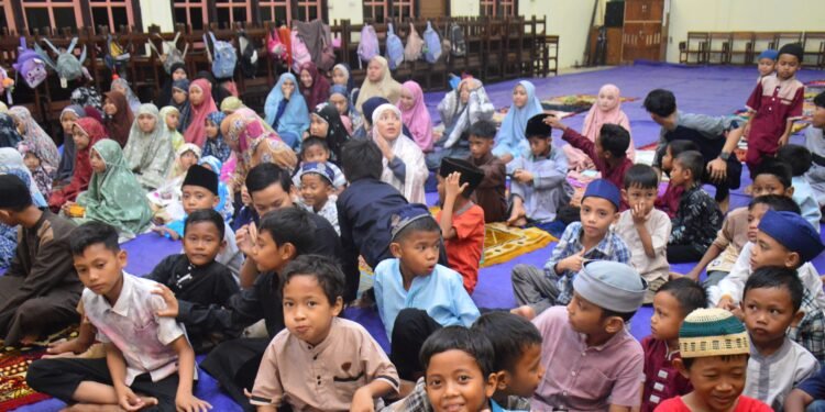 YPD AKUIS Pusat Resmi Buka Pesantren Ramadhan Anak-Anak: Dari Murid Jadi Guru, Kisah Almuni Membimbing Adik-Adik di Pesantren Ramadhan