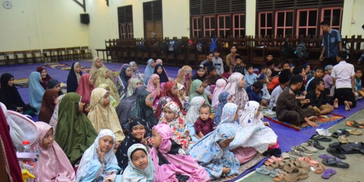 YPD AKUIS Pusat Resmi Buka Pesantren Ramadhan Anak-Anak: Dari Murid Jadi Guru, Kisah Almuni Membimbing Adik-Adik di Pesantren Ramadhan