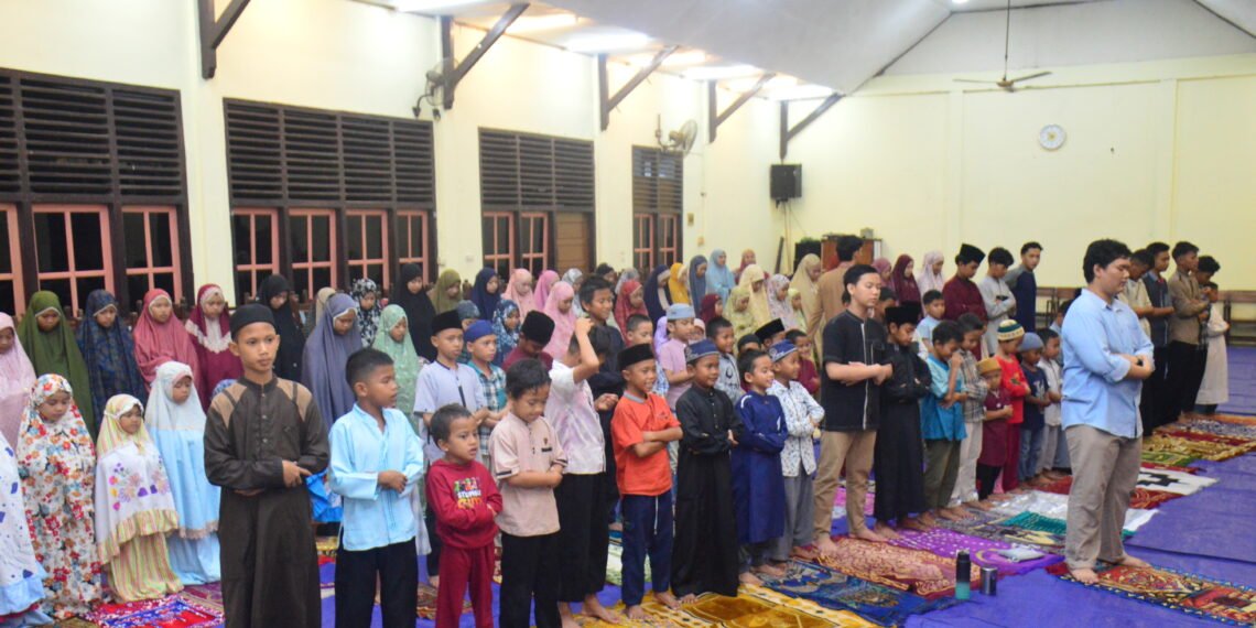 YPD AKUIS Pusat Resmi Buka Pesantren Ramadhan Anak-Anak: Dari Murid Jadi Guru, Kisah Almuni Membimbing Adik-Adik di Pesantren Ramadhan