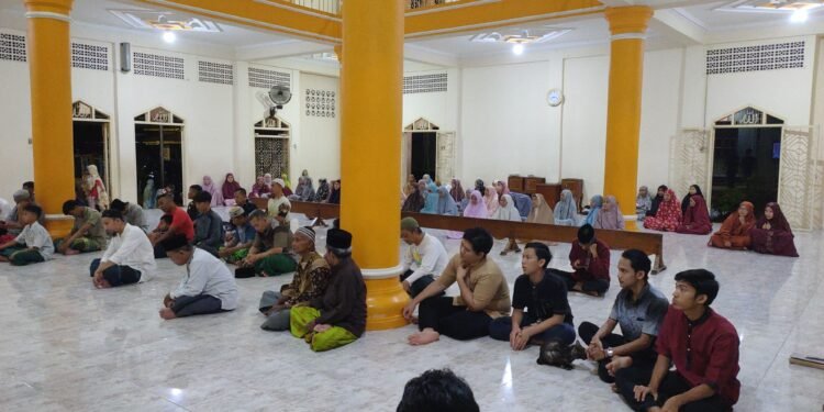 Yayasan Pendidikan dan Dakwah (YPD) AKUIS Pusat Gelar Tarawih Perdana, Hidupkan Generasi Quranis & Meneladani Semangat Perang Badar