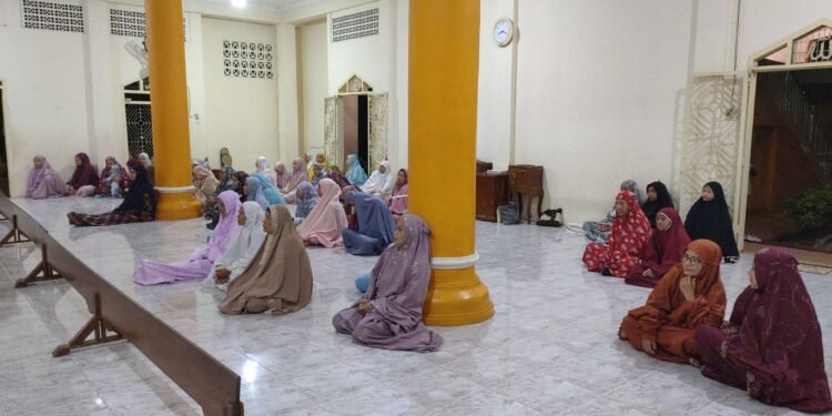 Yayasan Pendidikan dan Dakwah (YPD) AKUIS Pusat Gelar Tarawih Perdana, Hidupkan Generasi Quranis & Meneladani Semangat Perang Badar