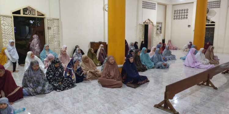 Yayasan Pendidikan dan Dakwah (YPD) AKUIS Pusat Gelar Tarawih Perdana, Hidupkan Generasi Quranis & Meneladani Semangat Perang Badar