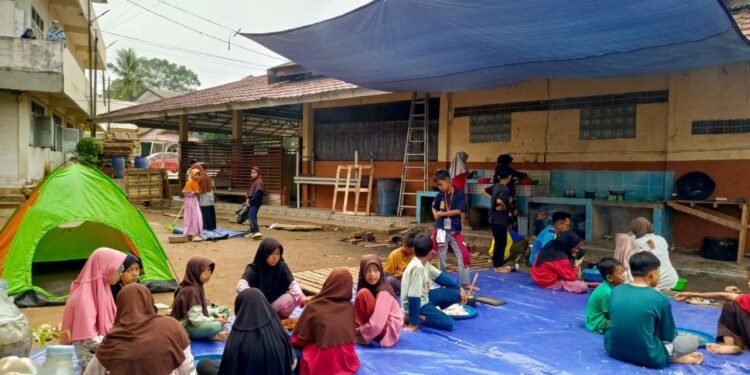 Membentuk Karakter di Bawah Langit Terbuka: Pengalaman Berkemah Santri Tarbiyatul Awaliyah