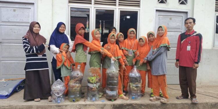 Membentuk Karakter di Bawah Langit Terbuka: Pengalaman Berkemah Santri Tarbiyatul Awaliyah