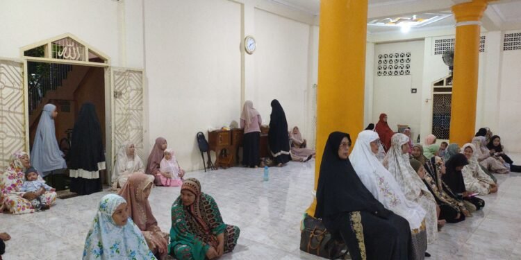 Gerhana Bulan Total: Satu-satunya di Indonesia, Namun Tertutup Awan di YPD AKUIS Pusat