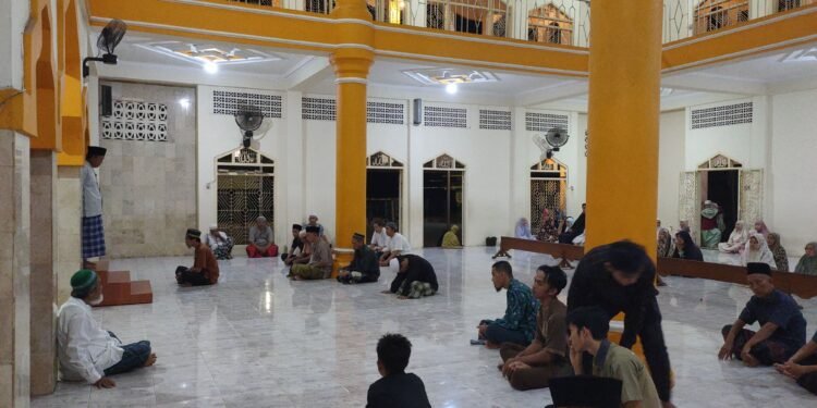 Gerhana Bulan Total: Satu-satunya di Indonesia, Namun Tertutup Awan di YPD AKUIS Pusat