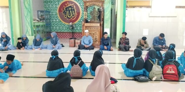 Perpisahan Manis di Penghujung Ramadhan: Pesantren Anak-Anak YPD AKUIS di Pulau Rimau Resmi Ditutup