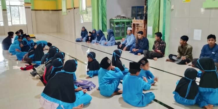 Perpisahan Manis di Penghujung Ramadhan: Pesantren Anak-Anak YPD AKUIS di Pulau Rimau Resmi Ditutup