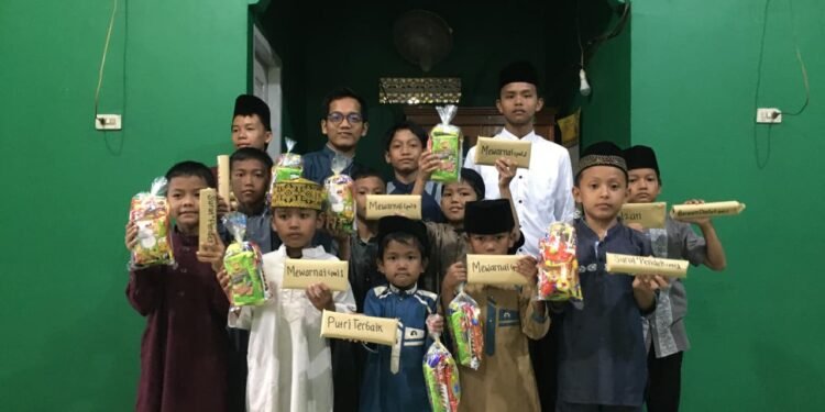 PENUTUPAN PESANTREN RAMADHAN ANAK-ANAK YPD AKUIS CABANG KABUPATEN OKI: Canda, Tawa, dan Haru Mewarnai Sore di SP PADANG
