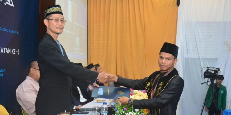 MENYEMAI PEMIMPIN ASLI YANG ILMIYAH, DINIYAH, DAN KRITIS UNTUK PERADABAN DUNIA: WISUDA DAN PENGUKUHAN MASA BAKTI TAHUN PELAJARAN 1447 H